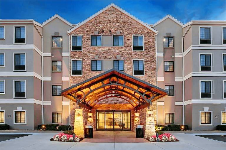 Staybridge Suites Omaha 80th And Dodge by IHG