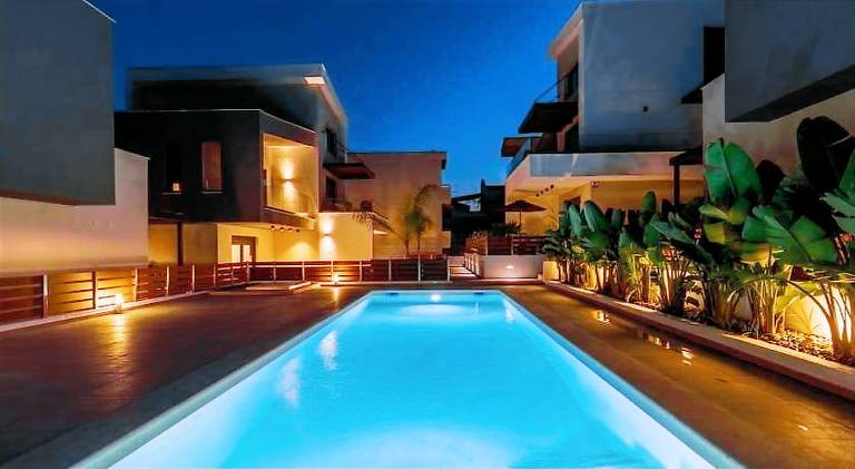 Apartment with patio, garden & private pool — photo 3