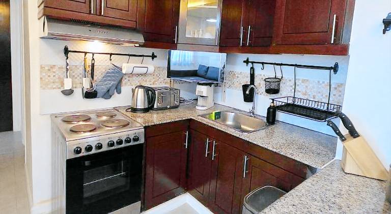 Rental apartment with pool in Pasay