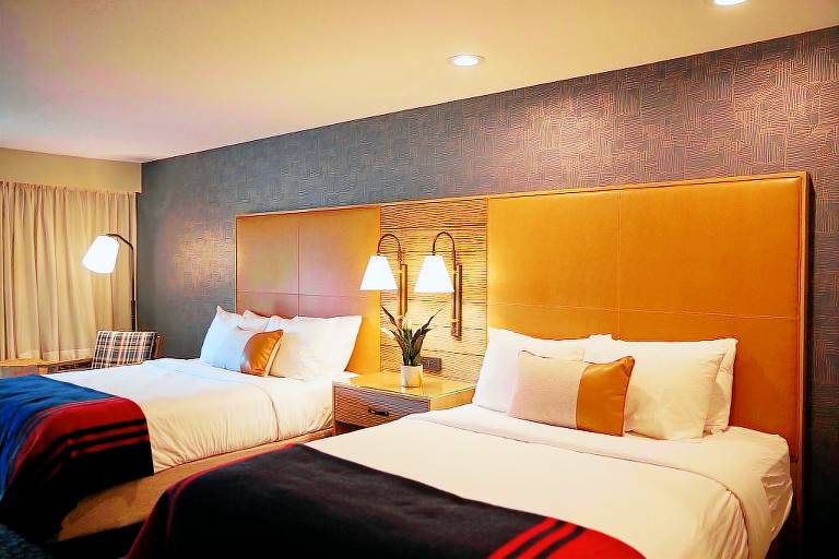 Studio with hot tub & pool | Water view in Bend, OR