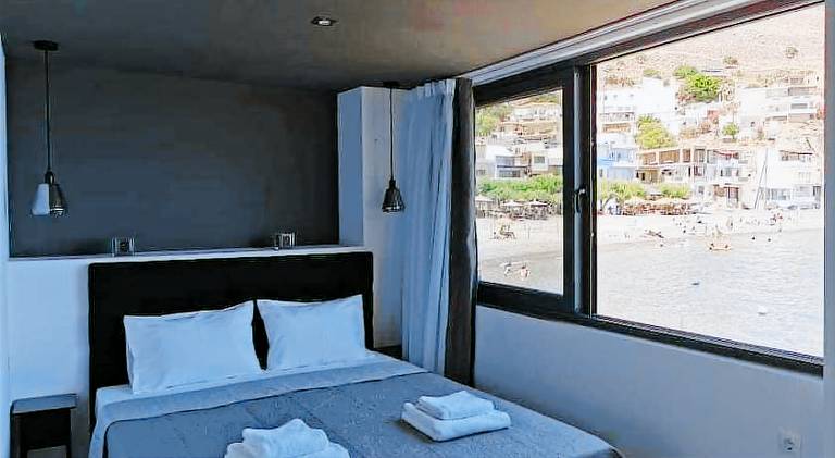 Διαμέρισμα Tris Ekklisies