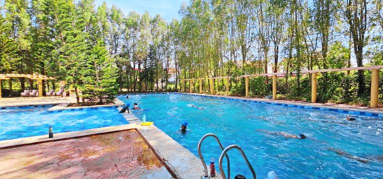 Vacation home with pool | Pet-friendly — photo 3