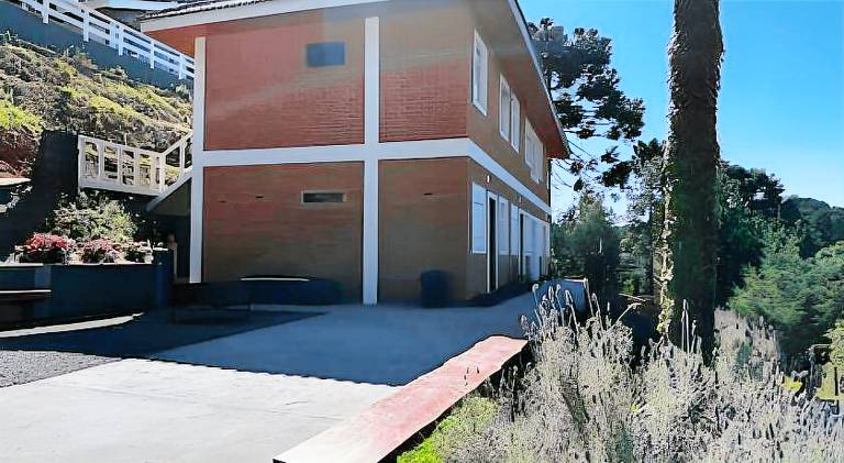 Holiday apartment with yard — photo 4