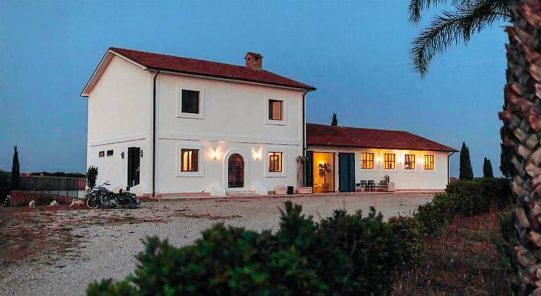 Wonderful farm with pool, patio & yard | Pet-friendly in Fiumicino