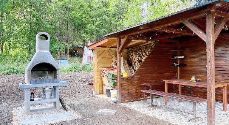 Lodge with yard, terrace & BBQ — photo 4
