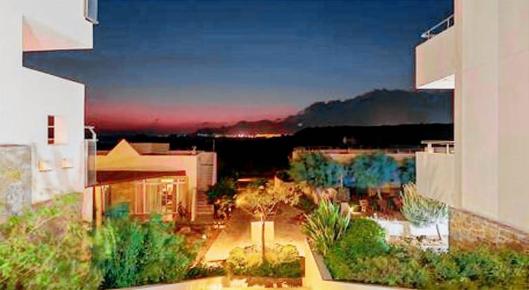 Holiday apartment with garden, pool & terrace — photo 5