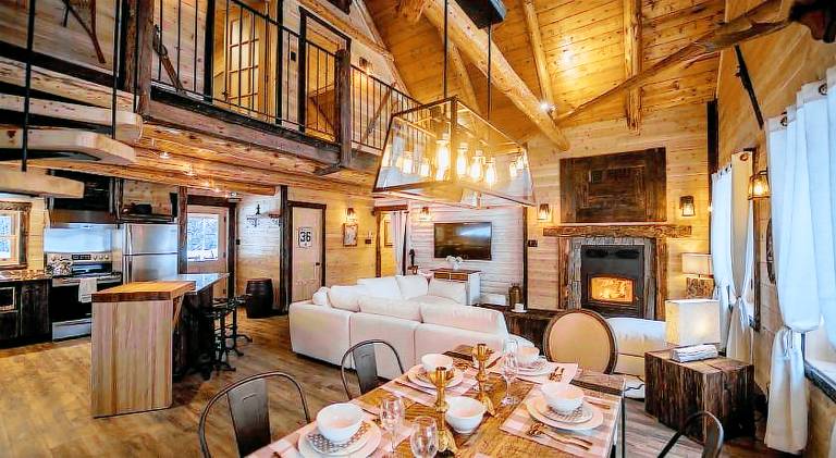 Pleasant chalet with jacuzzi | Dogs allowed in La Malbaie, QC