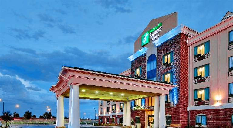 Holiday Inn Express Hotel & Suites Medicine Hat Transcanada Hwy 1 By IHG — photo 2