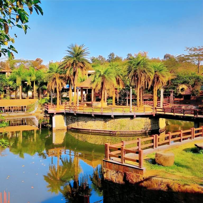 House with BBQ, pool & yard | Suitable for remote work | Pets are welcome in Khandala