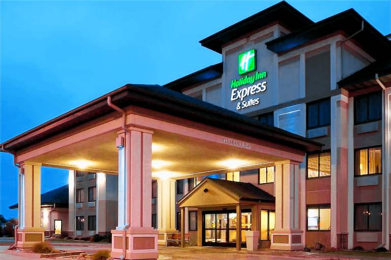 Holiday Inn Express & Suites Worthington by IHG