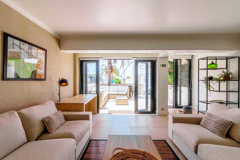 Nice villa with patio, yard & private pool | Pet-friendly — photo 3