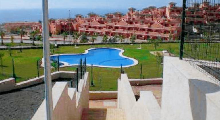 Fully equipped charming holiday apartment with hot tub, terrace & yard | Close to the beach | Suitable for remote work | Pet-friendly — photo 2