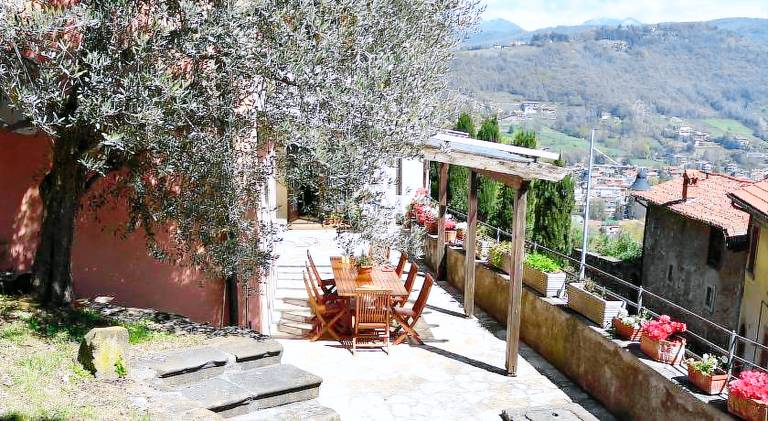 Holiday apartment with patio & yard | Suitable for remote work in Bergamo