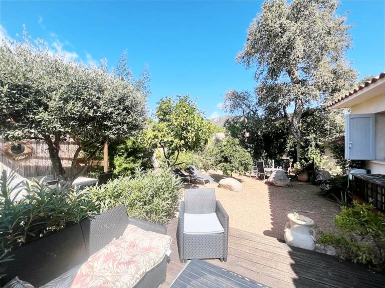 Modern Villa for 6 - AC, Wi-Fi, Near Pinarello Beach & Cavu Pools in Zonza