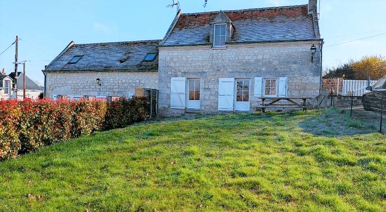 House with BBQ, terrace & garden in Chinon