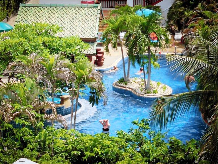 Resort  Kata Beach
