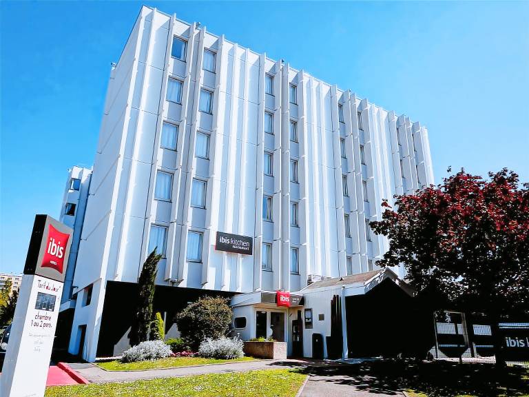 Ibis Lyon Est Bron in Venissieux