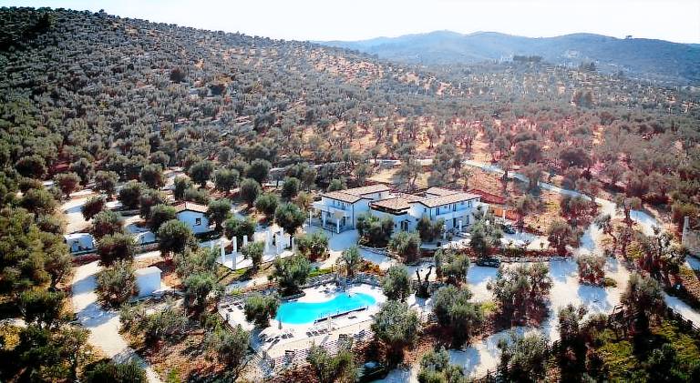 Farm with patio, pool & garden | Dogs allowed in Vieste