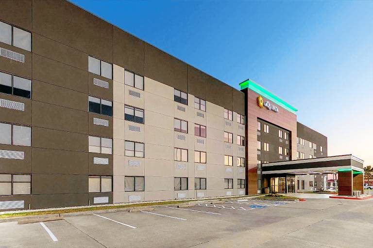 La Quinta Inn & Suites by Wyndham Houston NW Brookhollow