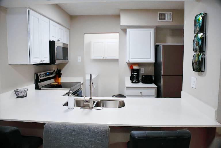 Apartment with pool — photo 4