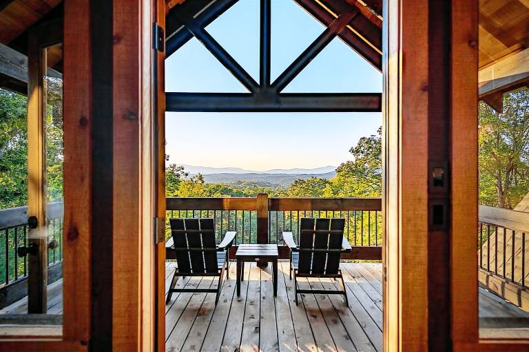 Old Hollywood Dog Friendly Mountain Views Hot Tub