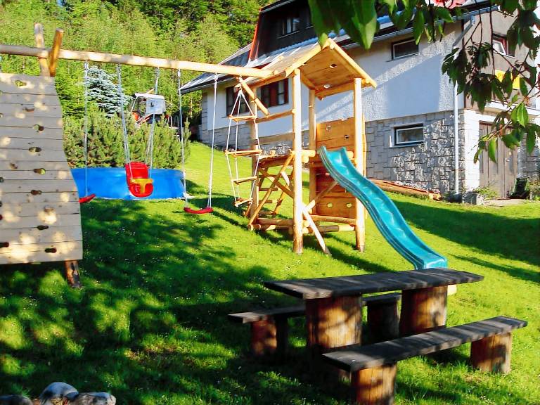 Holiday apartment with garden — photo 4