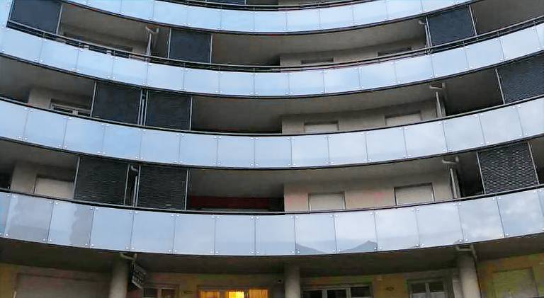 Gambetta Promenade modern near beach with parking in Thiers