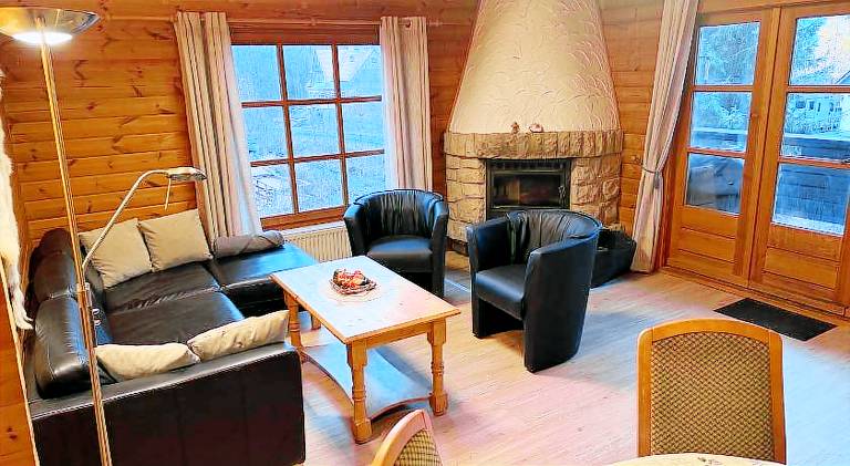 Holiday apartment with garden, barbeque & patio — photo 2