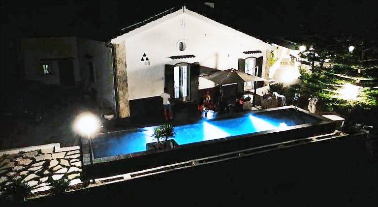 Villa with hot tub, pool & grill in Foggia