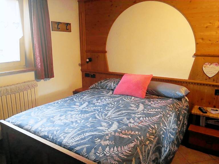 Pet-friendly Holiday Home Baita sulle Alpi with Mountain View, Garden, Terrace, BBQ & Wi-Fi in Livigno