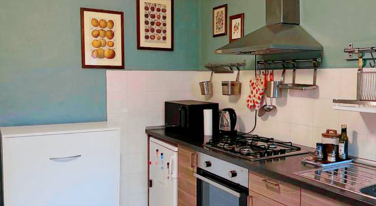 Charming apartment with patio | Dogs allowed — photo 3