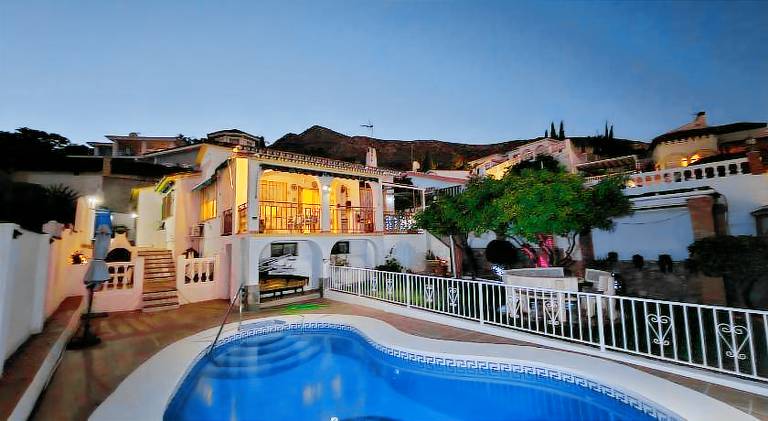 Villa with garden, private pool & patio in Torremolinos