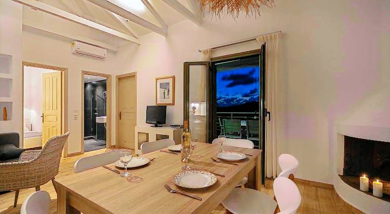 House with private pool, terrace & yard — photo 3