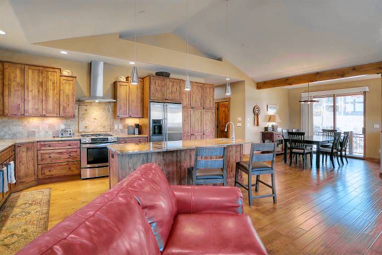 Pet Friendly Home Across from Purgatory - Views - Hot Tub - On Demand Shuttle — photo 3