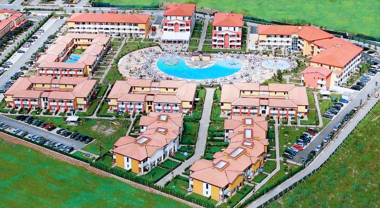 Rental apartment with terrace, yard & pool | Next to the beach | Dogs allowed in Caorle
