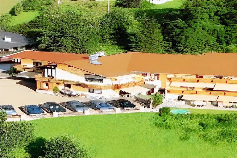 Nice serviced apartment with pool, yard & patio | Close to the ski | Pet-friendly in Sankt Johann in Tirol