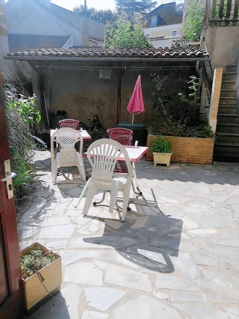 Charming Studio in Néris-les-Bains - 25 m² with terrace — photo 2