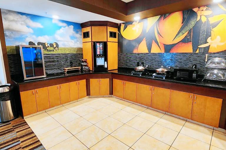 AmericInn by Wyndham St. Cloud MN Shopping Area — photo 4