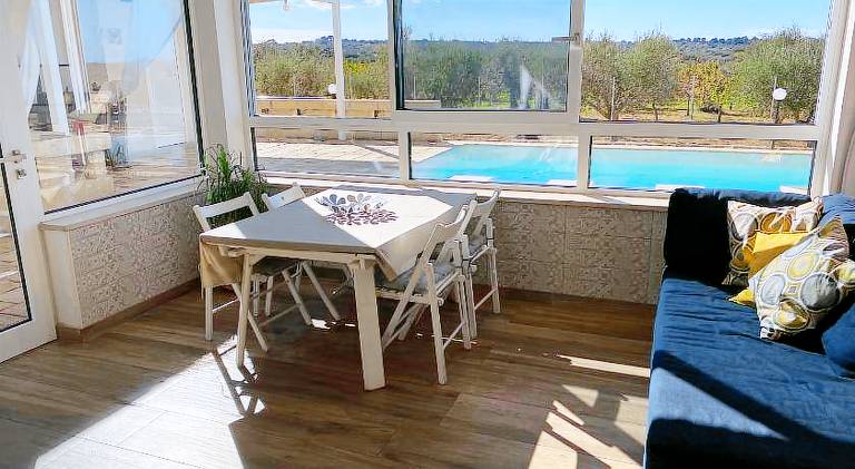 Villa with jacuzzi & pool — photo 3
