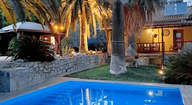 Villa with barbecue, garden & terrace — photo 2