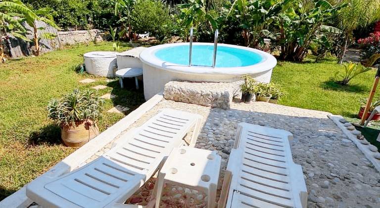 Vacation home with pool, terrace & jacuzzi — photo 4