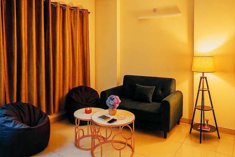 House with 1 room for 3 persons in Greater Noida