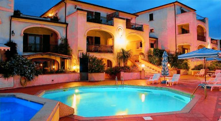 Serviced apartment with terrace, barbecue & pool — photo 2