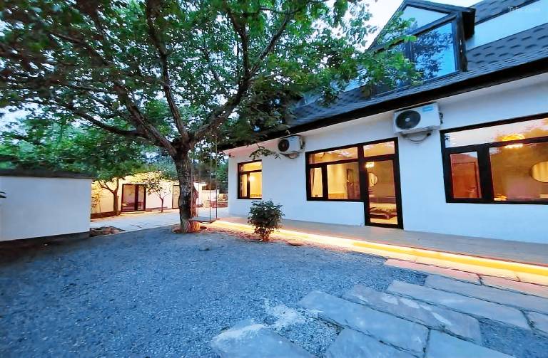 Beijing Red Hillside B&B in Beijing