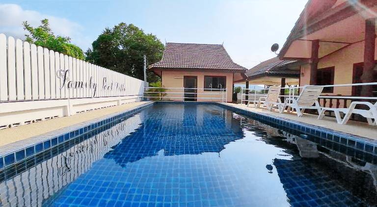 Beautiful villa with terrace, pool & barbeque | Dogs allowed — photo 5