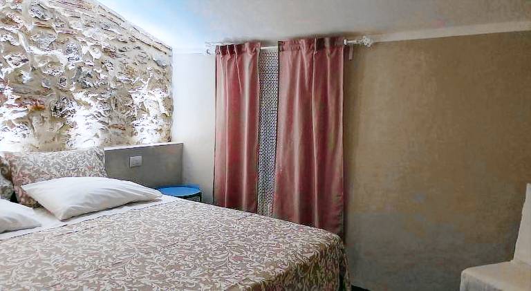 Bed & Breakfast  Pari