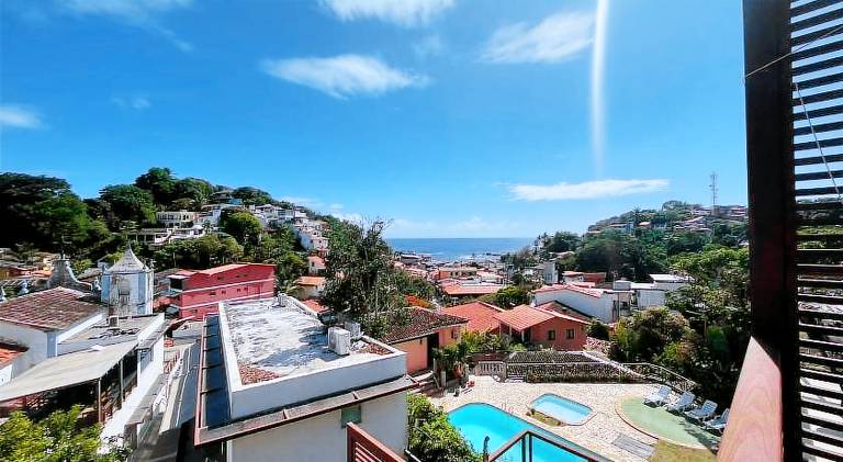 Apartment with pool — photo 4