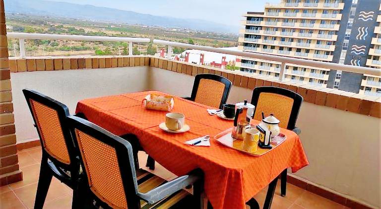 Lovely apartment with pool, patio & yard | Next to the beach | Pets are welcome — photo 4