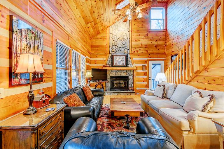 1 Abundant Life - hot tub, game room, near Boone & golf course — photo 3