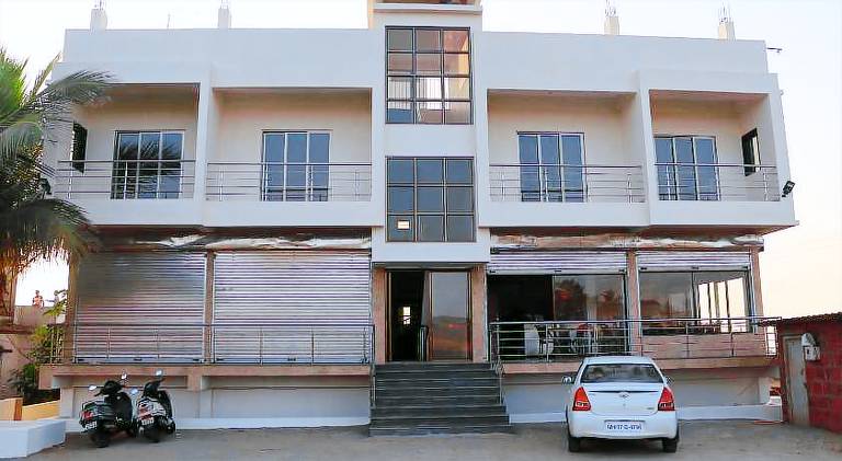 Bed and breakfast  Tarkarli Beach